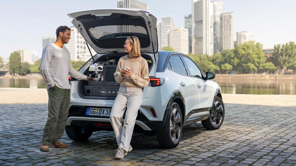 Αυτό το Opel Mokka είναι μία κινητή καφετέρια!  